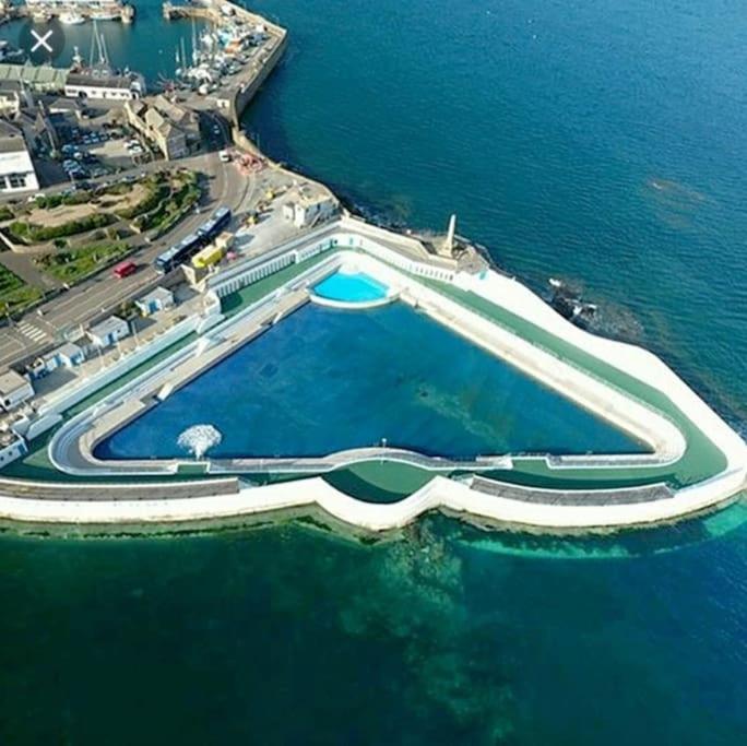 Beautiful And Bright !! Town/harbour #2 Apartment *